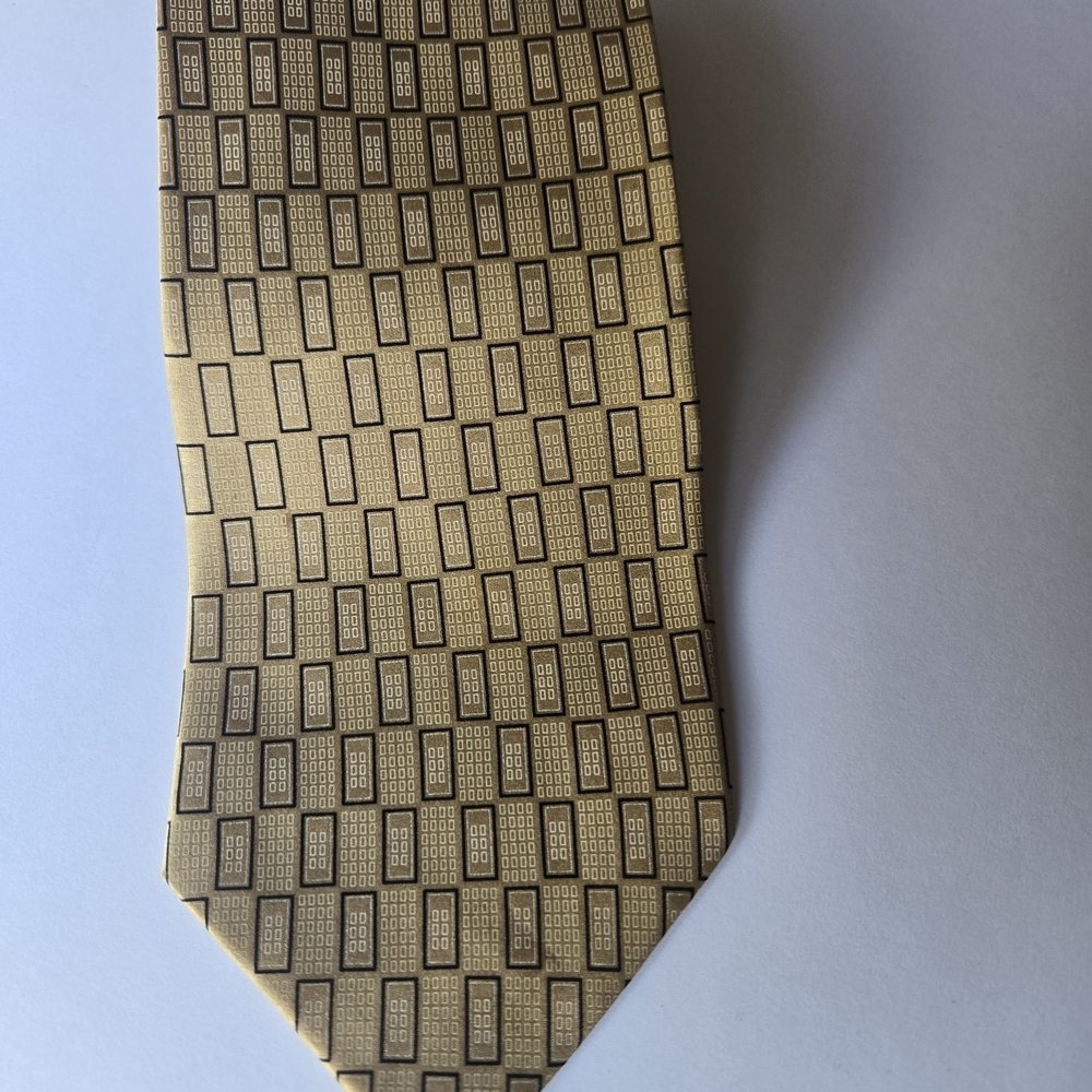 DIMOGGIO Tie 100% Silk, Elegant Gold Patterned Men's Tie - Picture 6 of 8